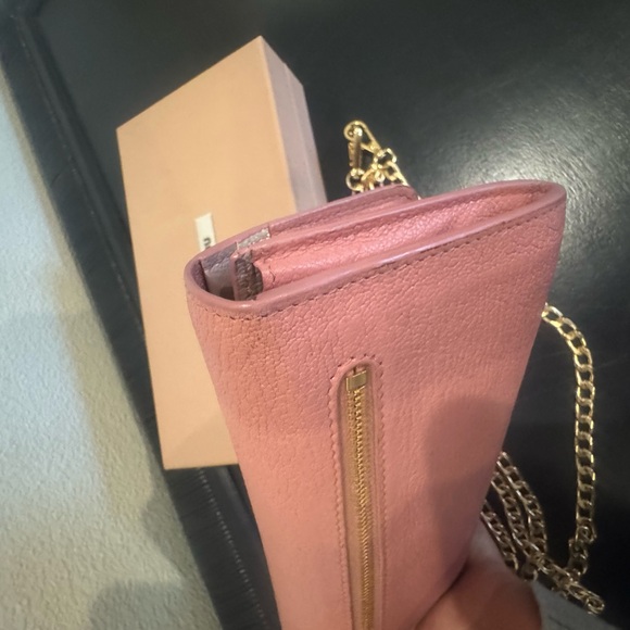 Miu Miu Pink Leather Clutch Wallet with Gold Chain - Picture 4 of 8